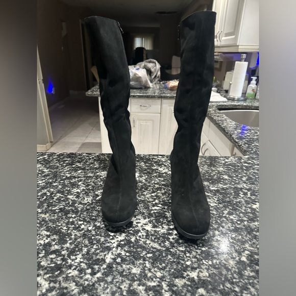 Elegant Black Women's Boots - Picture 1 of 4